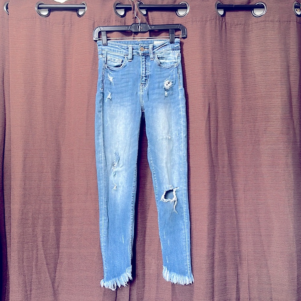 The Buckle • Distressed skinny